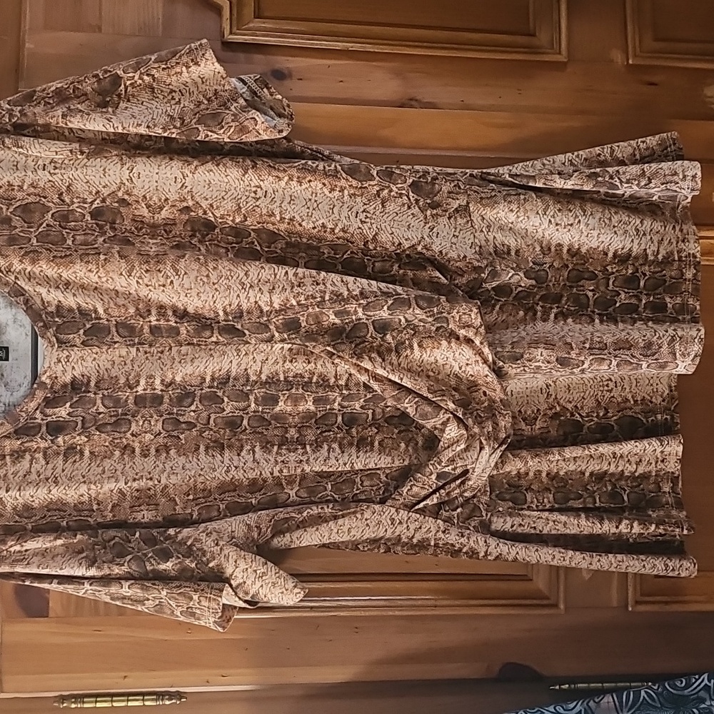 DG 2 Chic Snake Print Top with Twist Detail